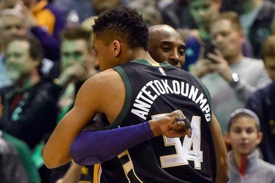 利物浦1-1无奈丢分，切尔西1-3爆冷翻车，阿森纳稳坐英超榜首（利物浦1-1憾平丢分，切尔西1-3冷门告负，阿森纳稳居英超榜首）