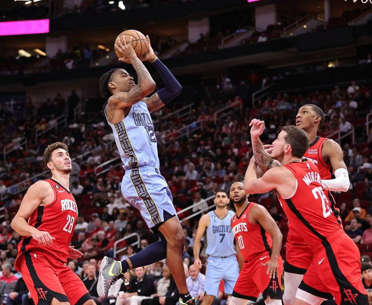 上海篮板优势巨大（上海篮板统治力十足）