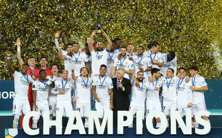 卡洛斯-奥古斯托：踢右路我也感觉良好，球队始终是第一位的（卡洛斯-奥古斯托：右路同样适应，球队利益至上）