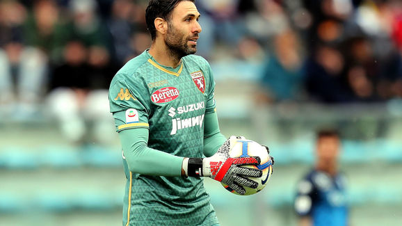 记者：萨拉赫不会随队出征国米，决定由高层和斯洛特共同作出（记者：萨拉赫缺席客战国米，由俱乐部高层与斯洛特联合决定）