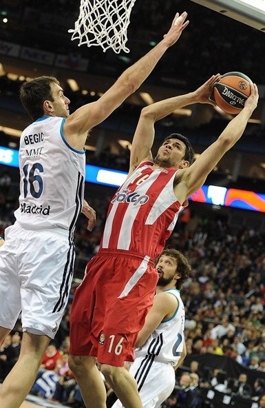 凶猛！英格兰8连胜+狂轰22球+0失球，复制71年前神迹（英格兰豪取八连胜，22球零失球，重现71年前壮举）