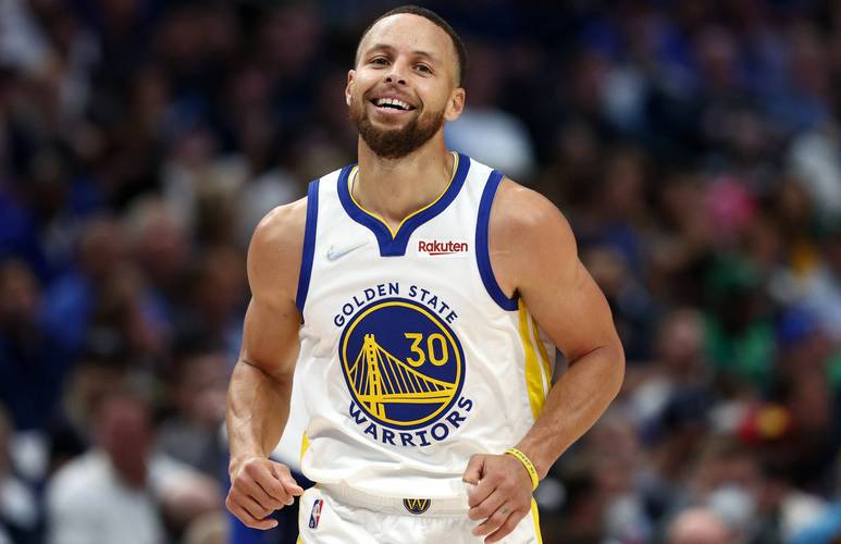 CBA球员表现回顾：辽宁男篮精彩集锦（辽宁男篮高光时刻：CBA球员表现盘点）