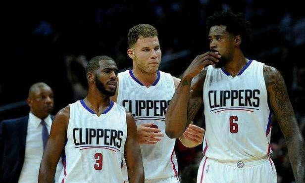 在上海旅游的奇塔迪尼重返海港俱乐部，拜访昔日教练和队友（奇塔迪尼上海行：重返海港俱乐部探望旧帅旧友）