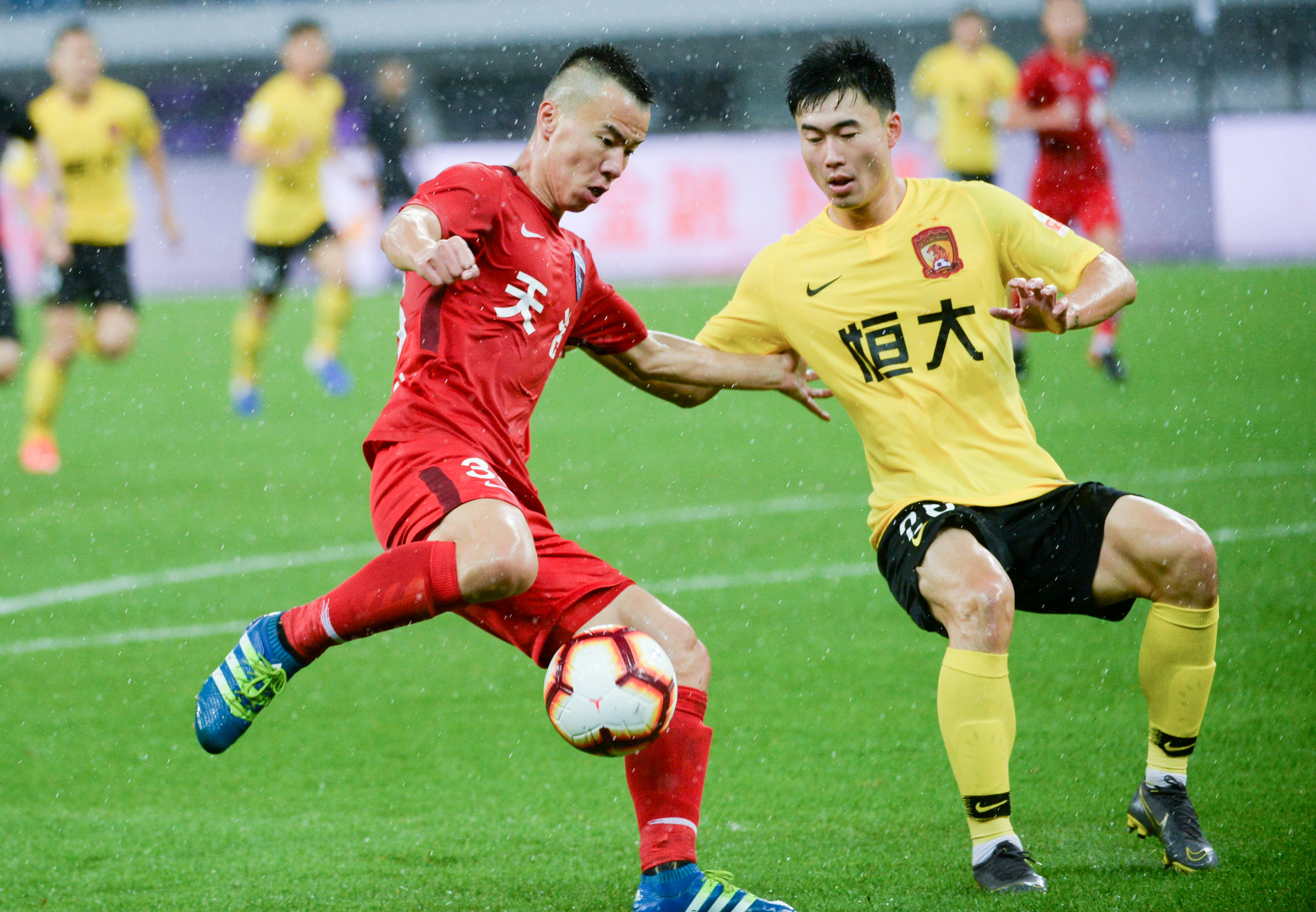 获中乙最佳球员，费尔南多：感谢申花的培养，感谢恒宸的舞台（荣膺中乙最佳，费尔南多致谢申花栽培与恒宸舞台）