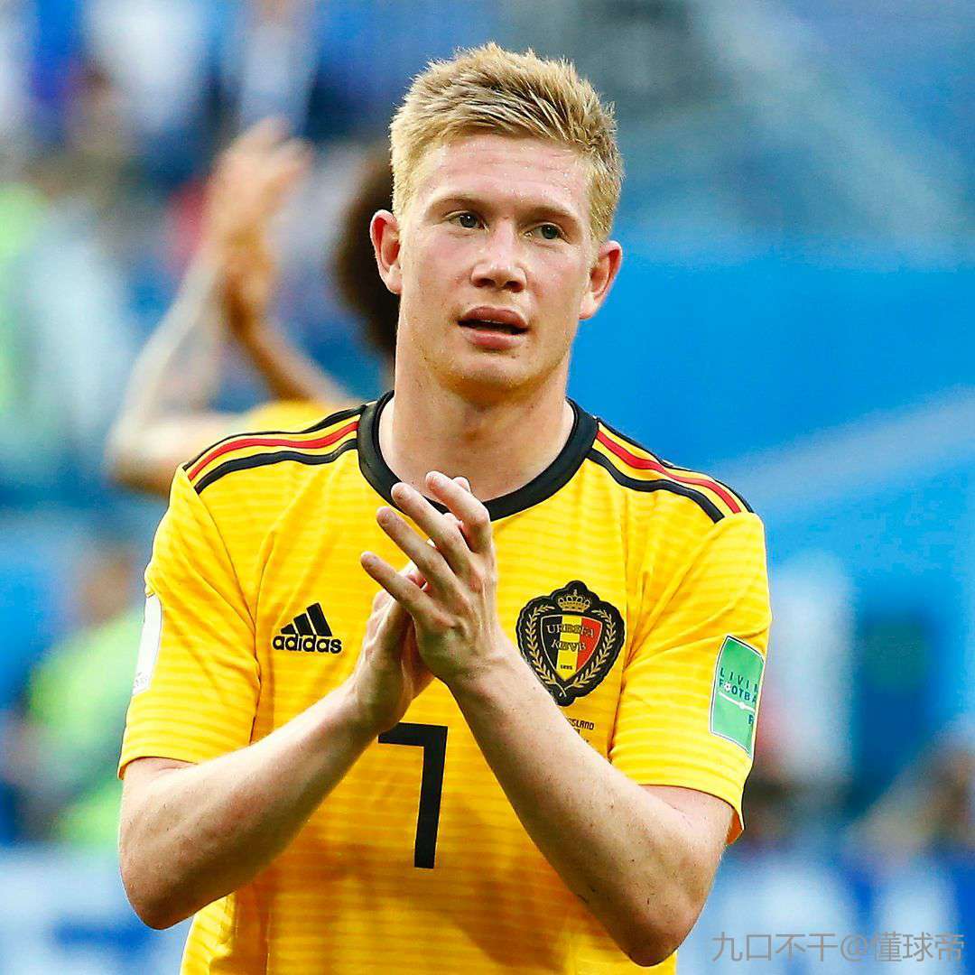 曼联陷入困境，阿莫林嘲笑梅努问题引发球迷怒火（曼联陷入低谷，阿莫林调侃梅努言论激怒球迷）