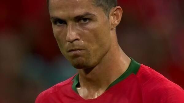 亚冠赛后国安球迷对老将王刚高喊：电梯战神，王刚牛X（亚冠赛后，国安球迷齐声为老将王刚呐喊：电梯战神，太强了）