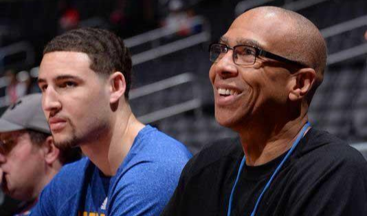 爱德华兹38分唐斯40+13 森林狼力克尼克斯3连胜（唐斯40+13携手爱德华兹38分，森林狼击败尼克斯豪取三连胜）