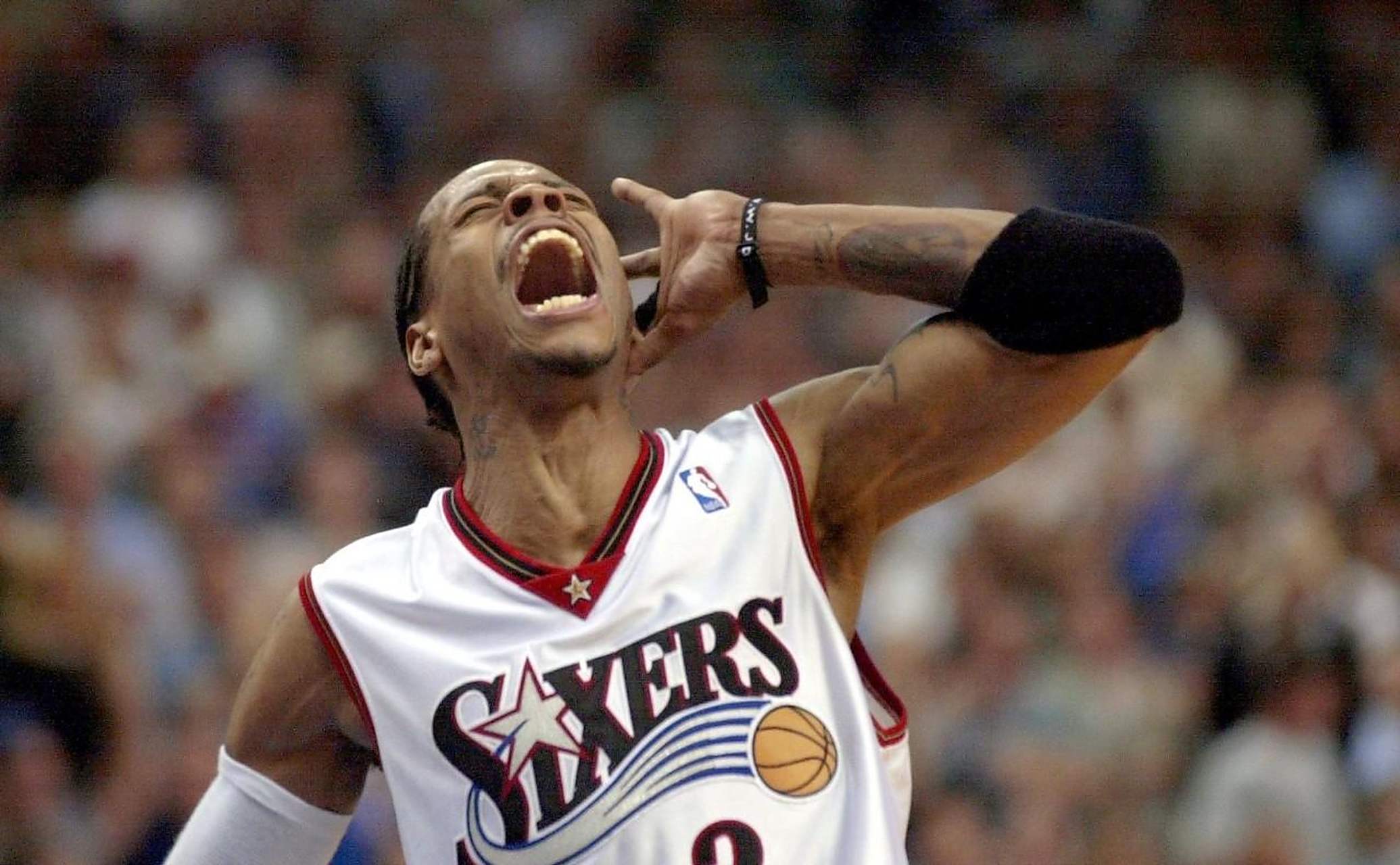 杨瀚森上5分钟送2分1板1助1帽 后三节枯坐板凳（杨瀚森仅打5分钟拿下2分1板1助1帽 后三节未再登场）