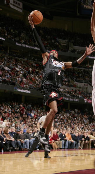 抢断三双！NCAA女篮球员汉娜·伊达尔戈砍下30分5板10助13抢断（汉娜·伊达尔戈上演抢断三双：30分5篮板10助攻13抢断）