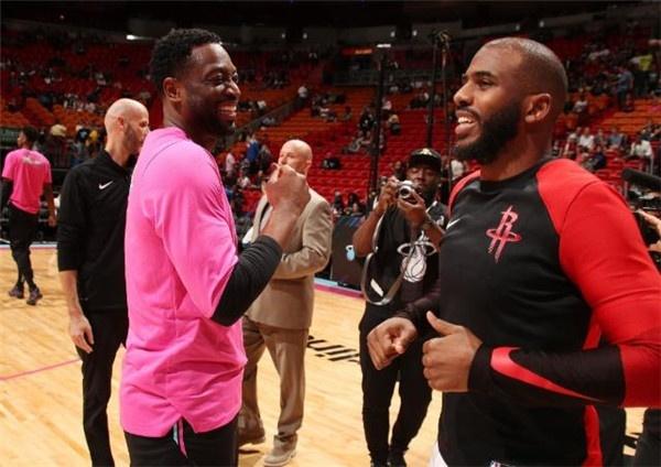 记者：热刺有意签下奥莫罗迪翁，也在寻找一名左边锋和左后卫（据记者消息，热刺有意引进奥莫罗迪翁，同时寻找左边锋与左后卫）