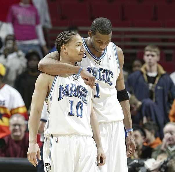 国脚连续射门被封堵仍不气馁（射门接连被挡，国脚斗志不减）