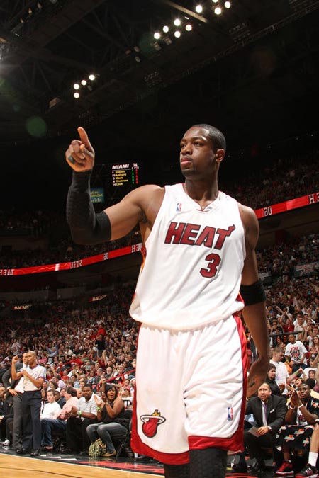 米体：意甲启用高可见度足球，荧光橙配色以往仅用于极端天气（米体：意甲将启用高可视度用球，曾仅用于极端天气的荧光橙配色成常态）