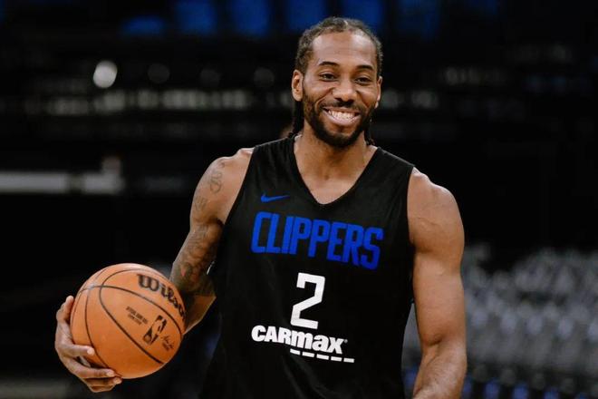 拉波尔塔：在新诺坎普为梅西办致敬仪式会很美好，但要等到26年底再谈（拉波尔塔：期待在新诺坎普为梅西举行致敬活动，但需等到2026年底再议）