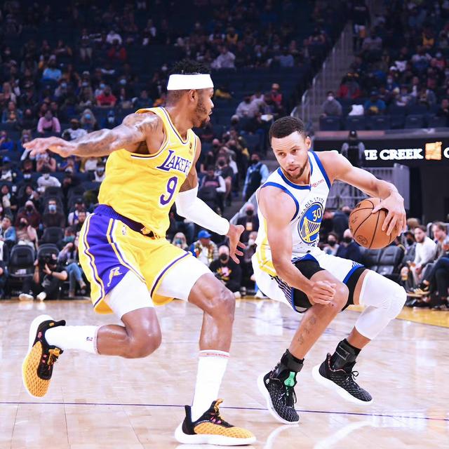 澳超半场：尤尔曼进球被吹，惠灵顿凤凰0-0麦克阿瑟FC（澳超半场：尤尔曼破门被判无效，惠灵顿凤凰与麦克阿瑟FC暂0-0）