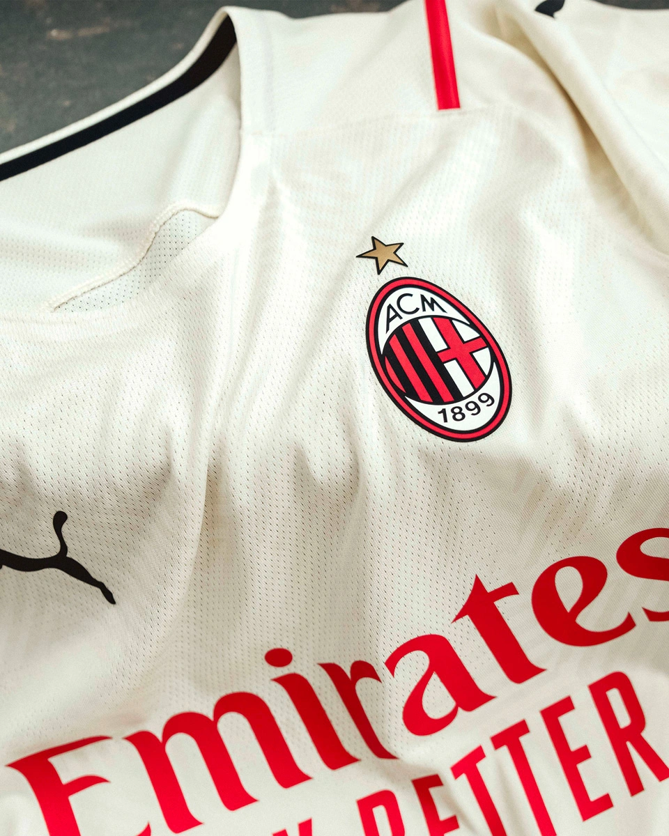 喜鹊9000万招揽谢什科，曼联理智退场是上策！（纽卡斥资9000万追谢什科，曼联理性撤退才是明智之举）