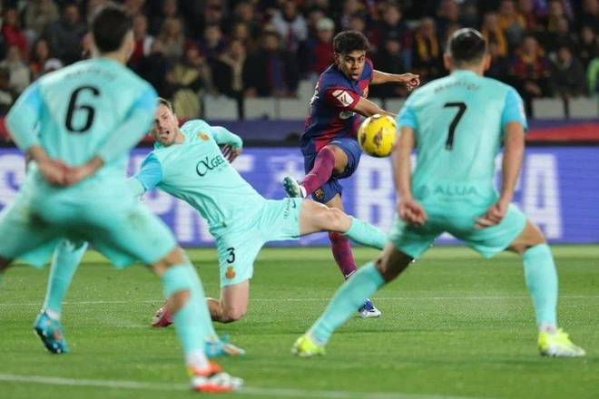 翟晓川赛场表现抢眼，高效得分助力球队（翟晓川火力全开，高效得分带动球队）