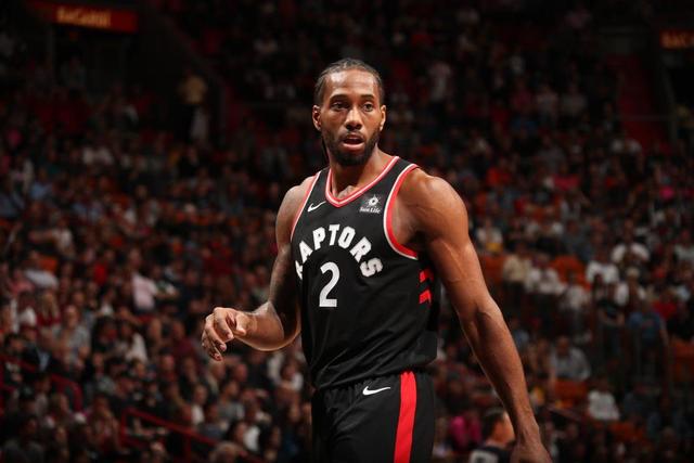 图片报：法兰克福队医私下为对手球员治疗，现已被开除（图片报称，法兰克福队医为对方球员私下看伤，已遭解雇）